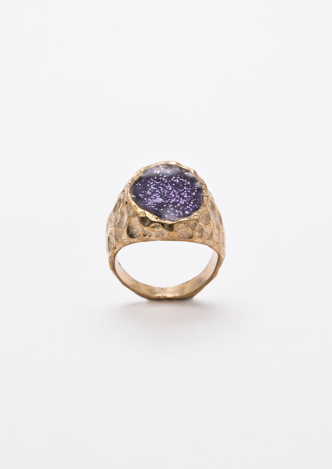 Purple sigillum ring