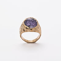 Purple sigillum ring